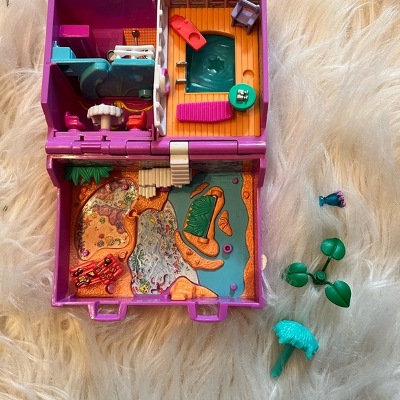 Vtg 1996 Bluebird Polly Pocket Surf n' Swim Island Beach with pieces - Picture 2 of 3